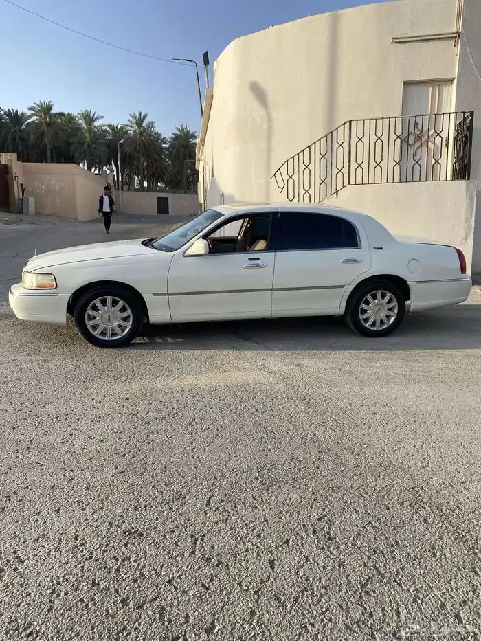 للبيع لينكون تاون كار 2007 للبيع أو البدل 12
