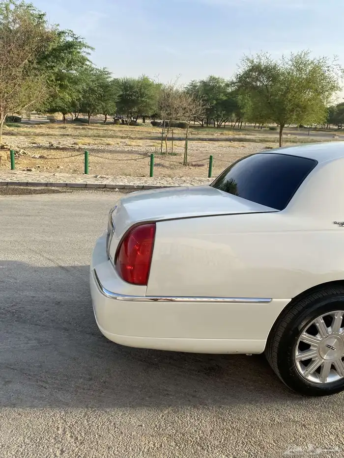 للبيع لينكون تاون كار 2007 للبيع أو البدل 8