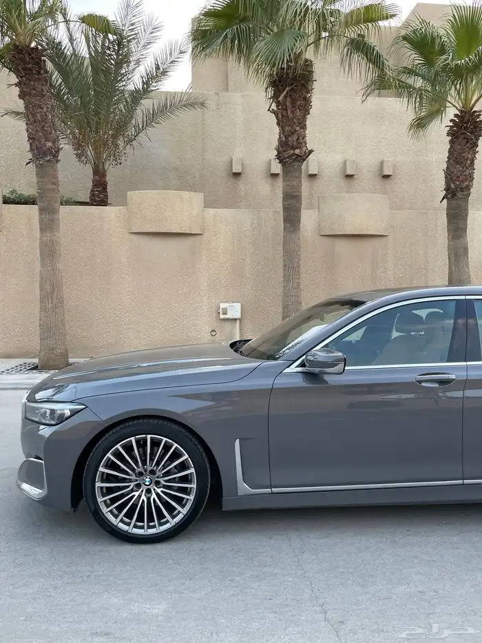 بي ام 730 2020 بحالة الوكالة نظيف جدا ( الناغي ) 8
