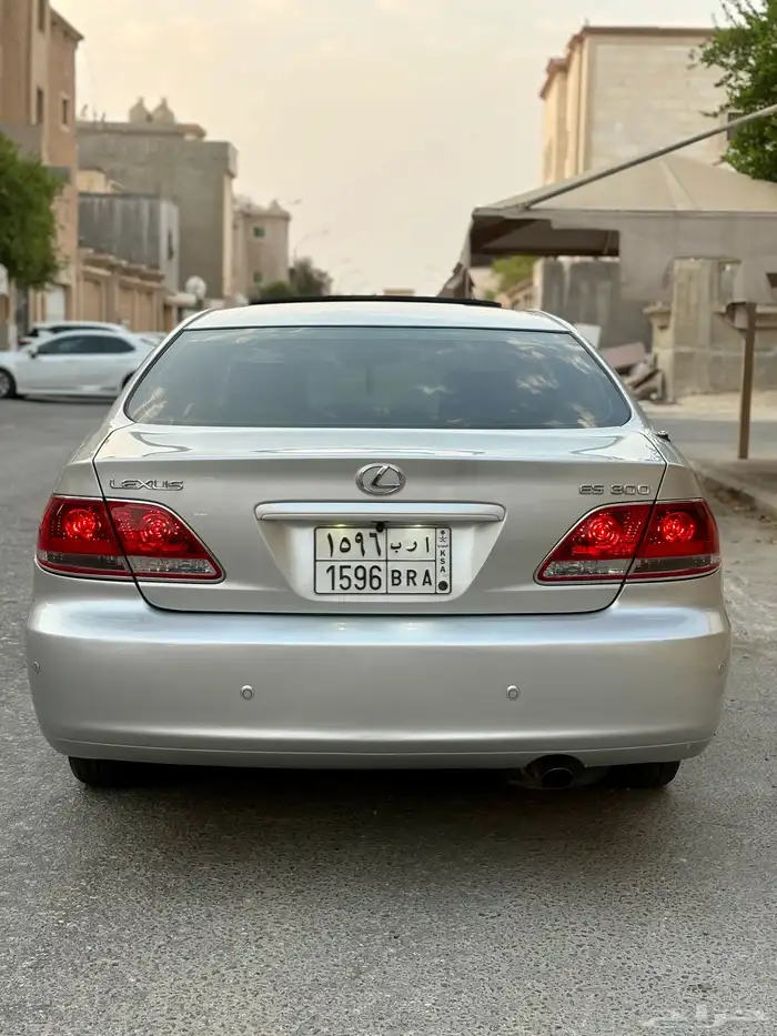لكزس اي اس 300 عبد اللطيف جميل 4