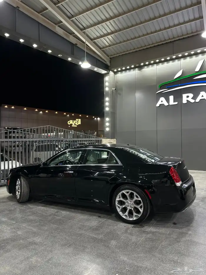 كرايزلر C300 اسود 2019 متوفر لدى معرض(عبيد الرشيدي) 3