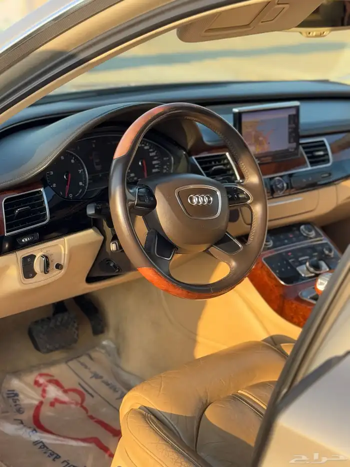 اودي 2012 ذهبي A8L 12