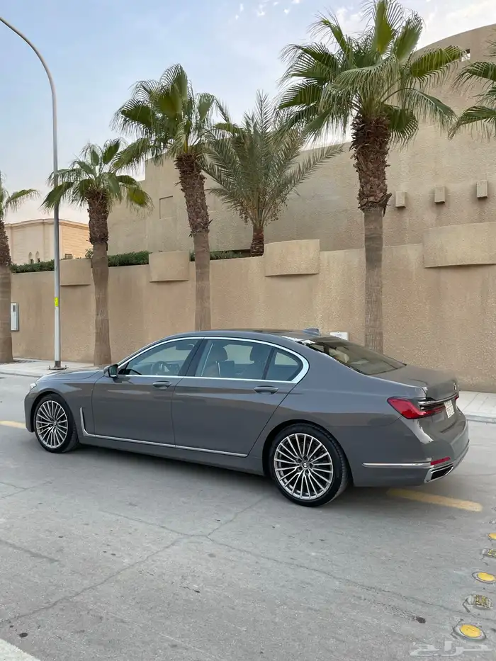 بي ام 730 2020 بحالة الوكالة نظيف جدا ( الناغي ) 3