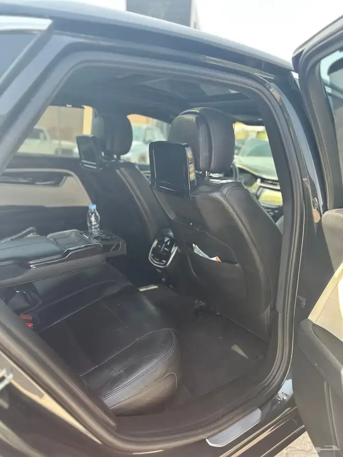 كاديلاك xts V platinum 8
