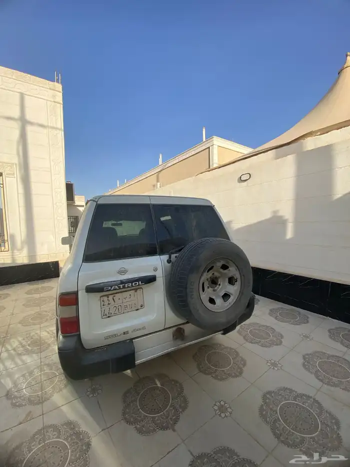 نيسان 2001 4