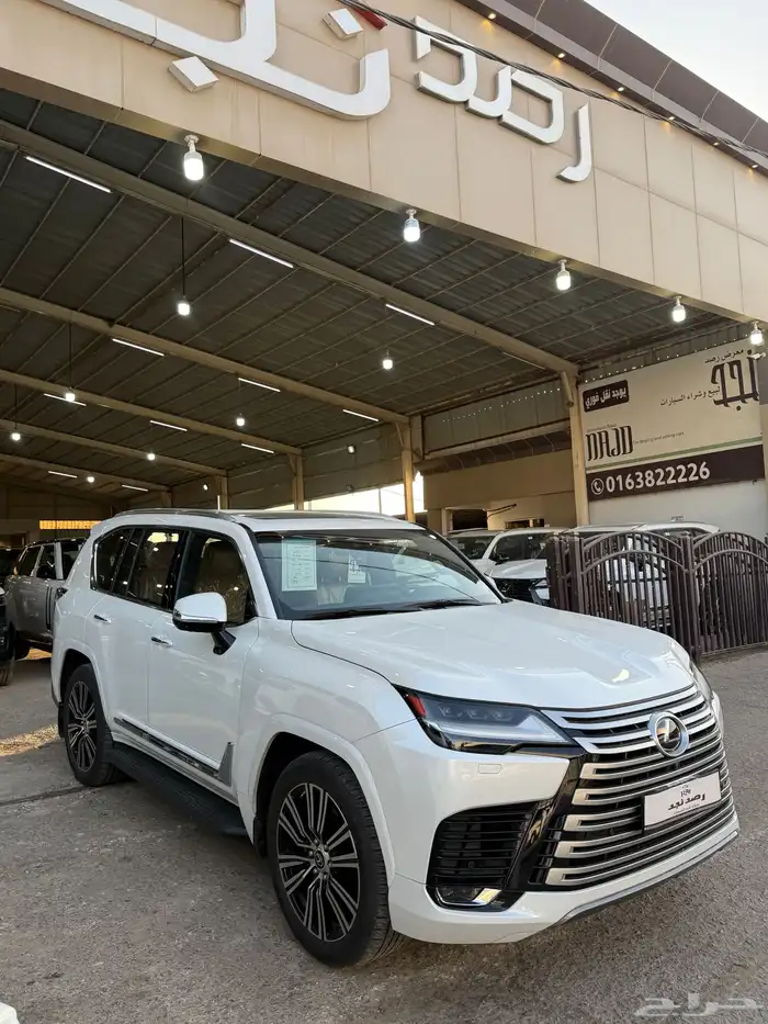 لكزس LX600 2023 عداد 22 الف BB بنزين خليجي 2