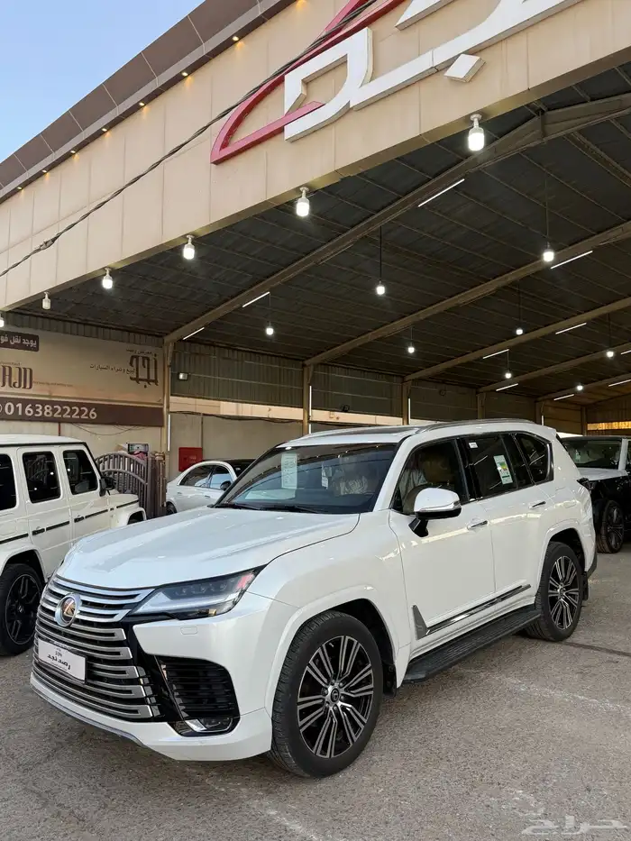 لكزس LX600 2023 عداد 22 الف BB بنزين خليجي 1