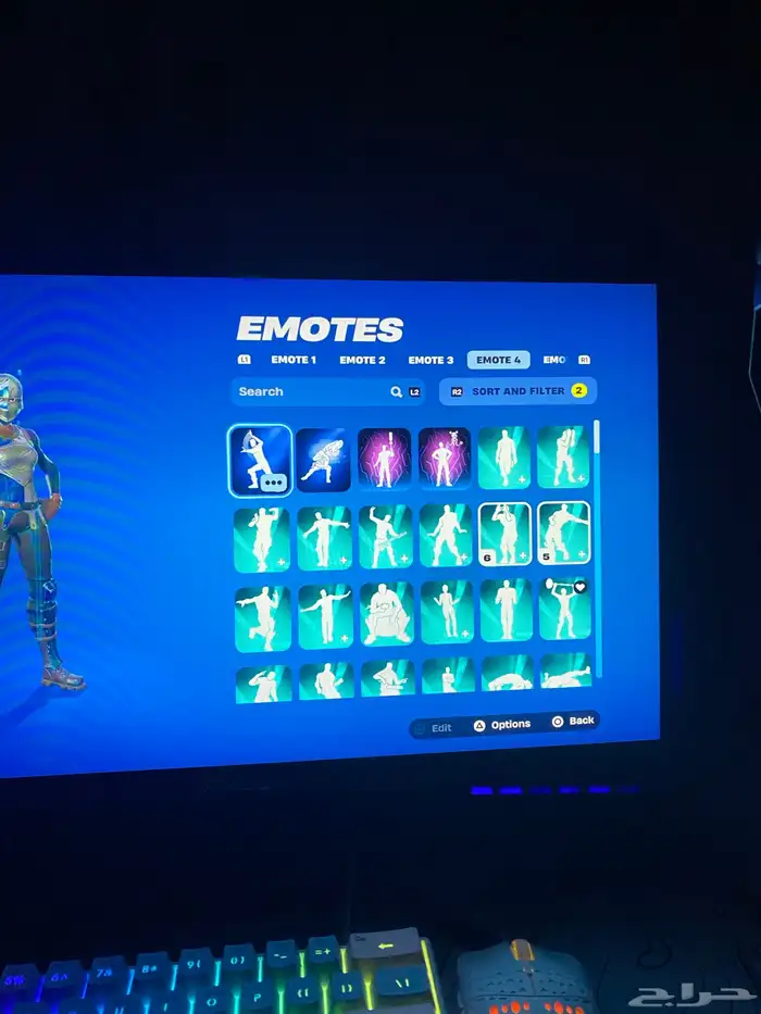 حساب فورت نايت للبيع ترافس و رقصه فلوس و 290 سكن 10