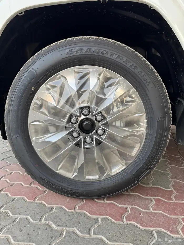 تويوتا لاندكروزر GXR4 بنزين 2025 4