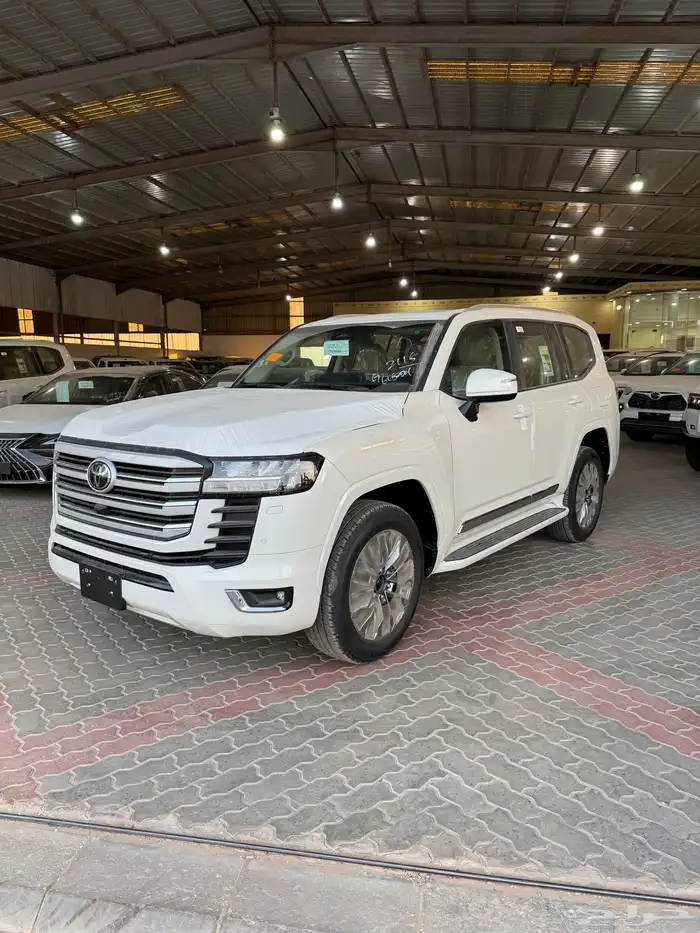 تويوتا لاندكروزر GXR4 بنزين 2025 0