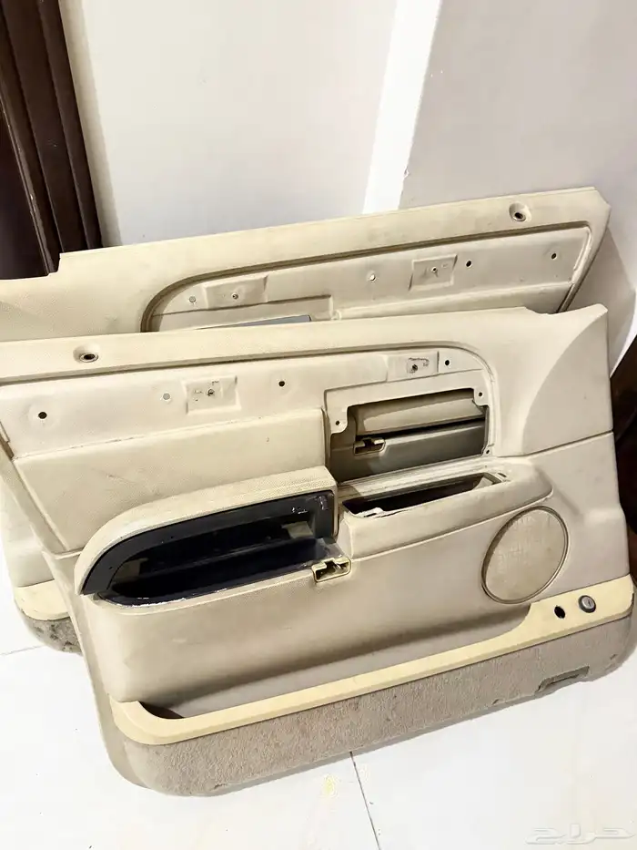 طوابق ابواب لينكون تاون كار 2003وطالع 1