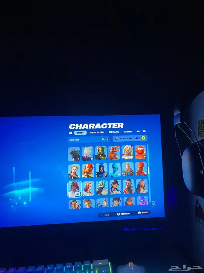 حساب فورت نايت للبيع ترافس و رقصه فلوس و 290 سكن 6