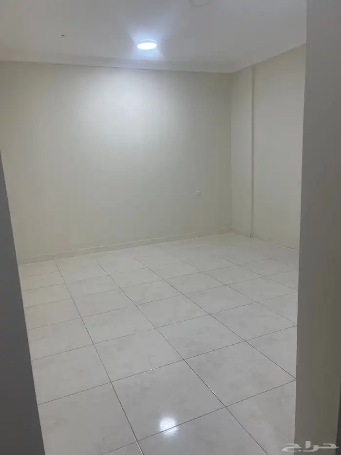 شقة عزاب للايجار و محلات للإيجار بحي الأخضر بتبوك 3