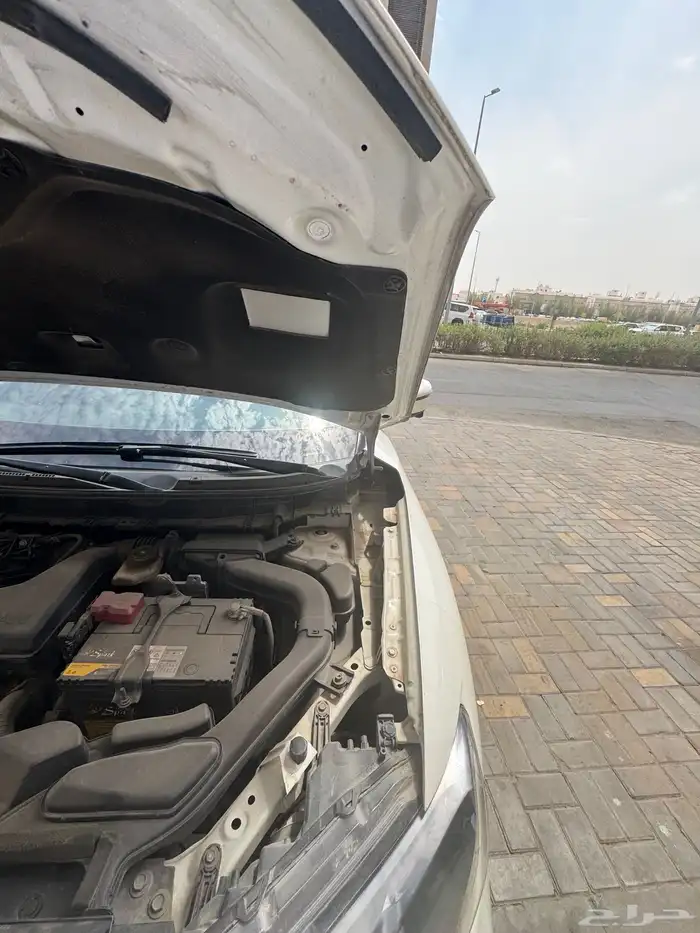 اكس تريل للبيع فل كامل مقاعد مخمل 7