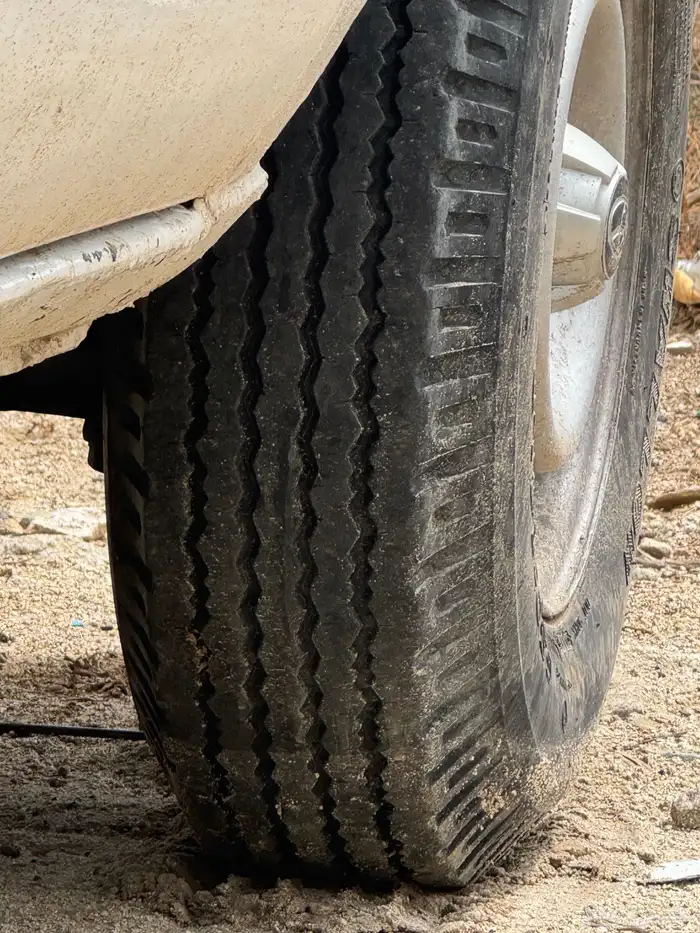 كفرات هايلكس ددسن 650 R 14 ) 0