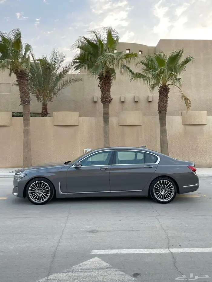 بي ام 730 2020 بحالة الوكالة نظيف جدا ( الناغي ) 13