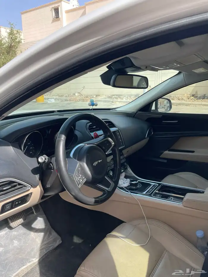 جاكوار xe 2018 4