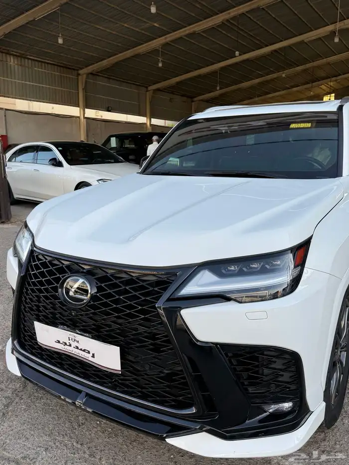 لكزس LX600 2024 عداد 50 الف وارد الساير اف سبورت 3
