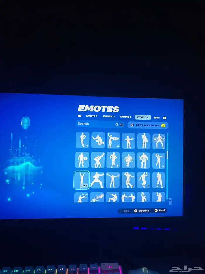 حساب فورت نايت للبيع ترافس و رقصه فلوس و 290 سكن 18