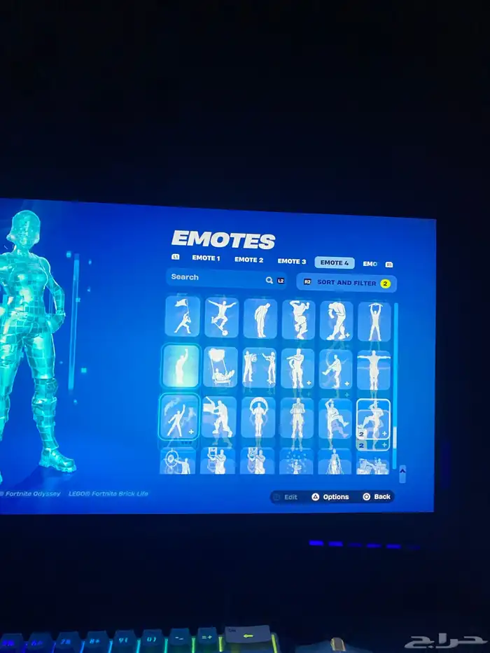 حساب فورت نايت للبيع ترافس و رقصه فلوس و 290 سكن 24