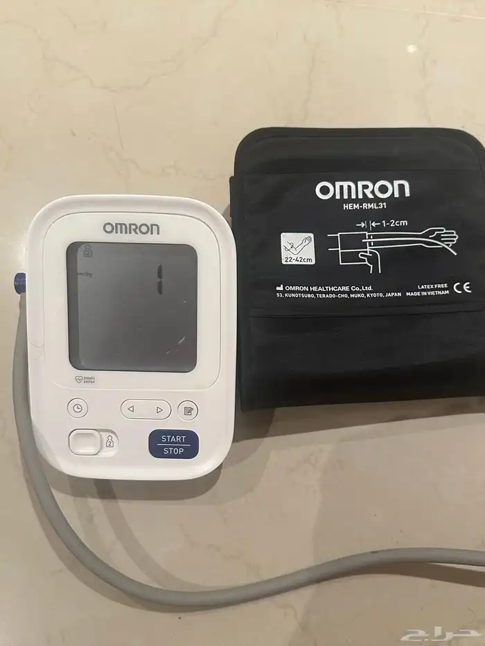 جهاز ضغط omron نظيف 0