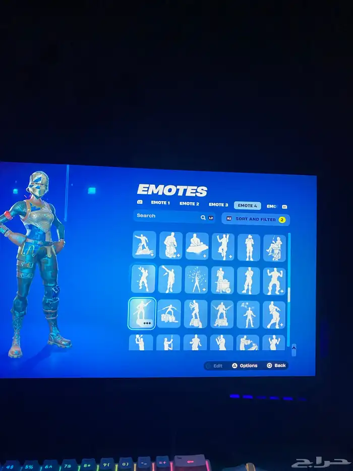 حساب فورت نايت للبيع ترافس و رقصه فلوس و 290 سكن 21