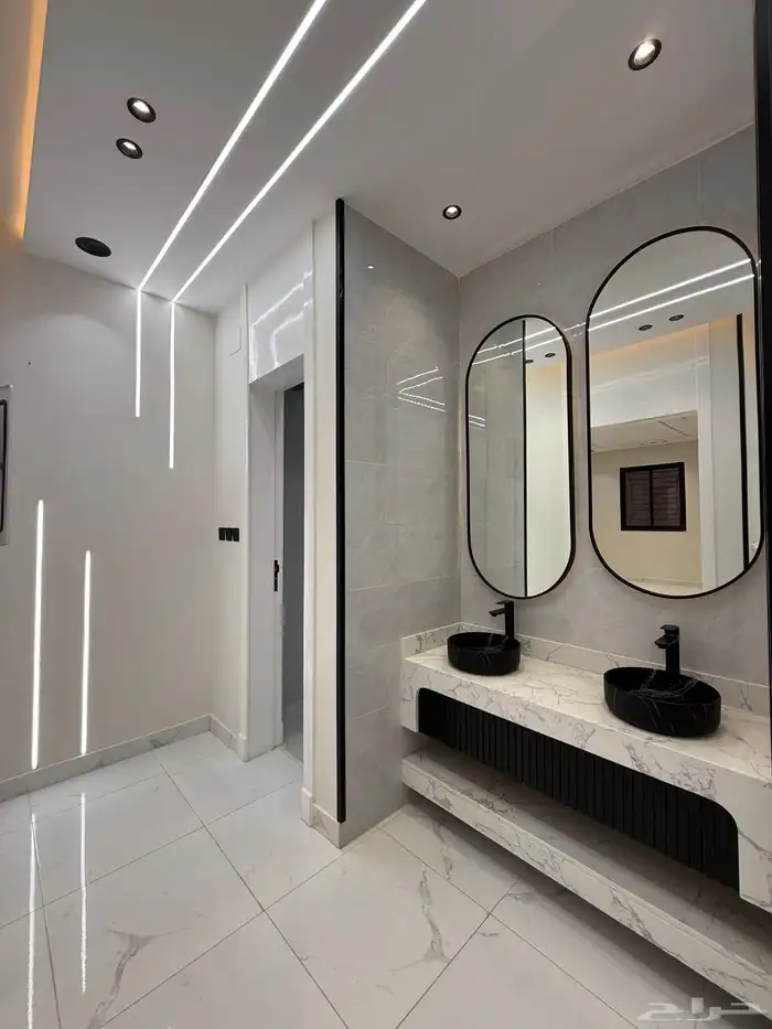 للبيع دور ارضي 6 غرف بحوش حي الأسكان طريق أبها الخميس 7