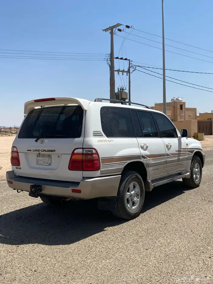 جيب لاندكروزر 2002 3