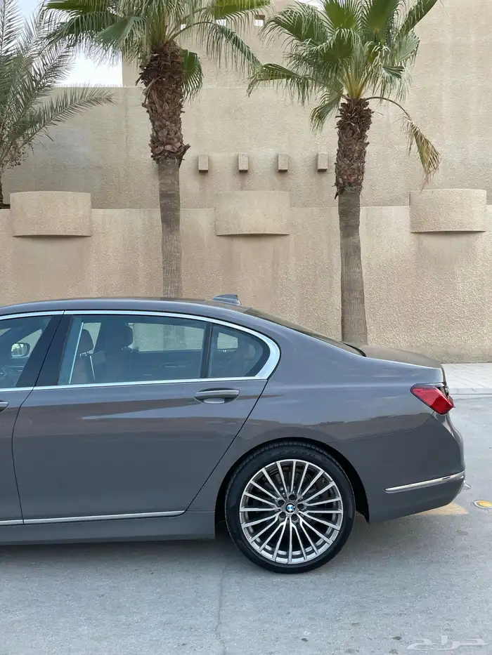 بي ام 730 2020 بحالة الوكالة نظيف جدا ( الناغي ) 9