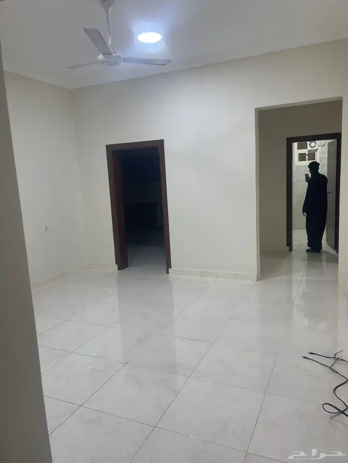 شقة عزاب للايجار و محلات للإيجار بحي الأخضر بتبوك 5