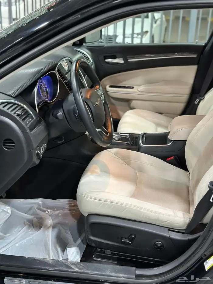 كرايزلر C300 اسود 2019 متوفر لدى معرض(عبيد الرشيدي) 21