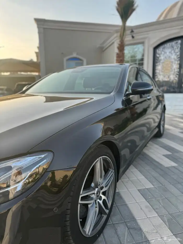 مرسيدس E300 2018 (مخزنه) 1
