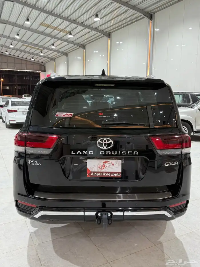 لاندكروزر L4 سعودي 2025 اسود شبه جديد 5