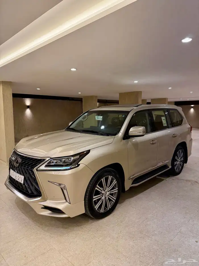لكزس LX570 2017 0