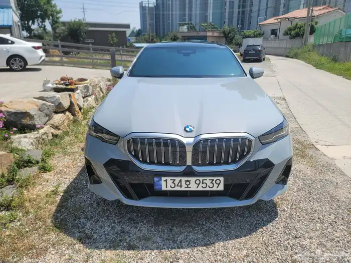 بي ام دبليو 530i M KIT 2024 0