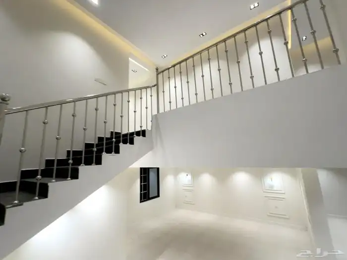 ادوار للبيع بموقع  متميزة وتشطيب vip 24