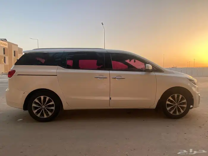 كيا كرنفال للبيع موديل 2018 8