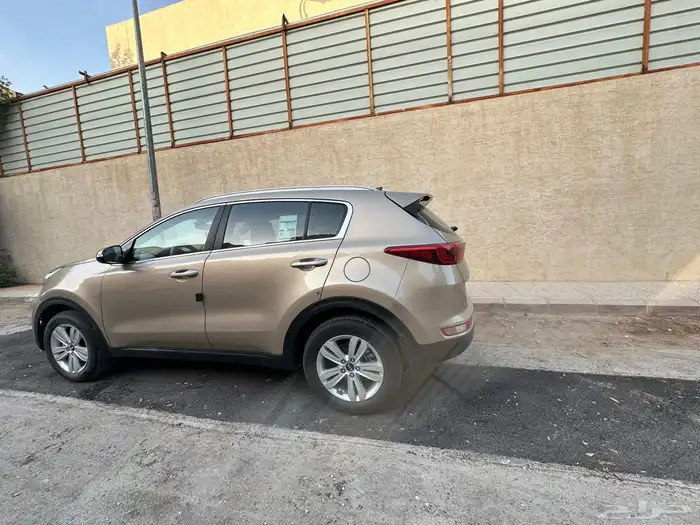 سبورتاج 1600cc بانوراما وكاله بالكامل ممشي قليل 100 الف 7