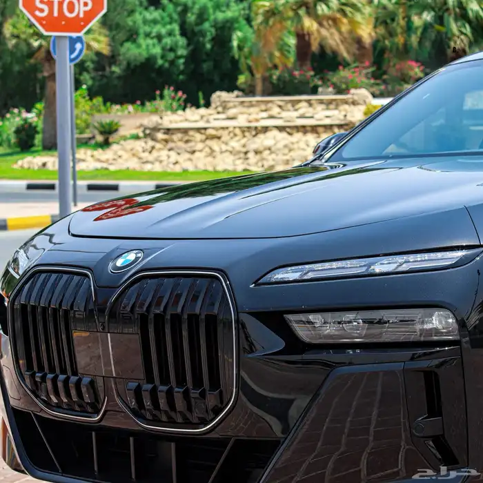 في الامارات 2025 BMW 760i GREY 10