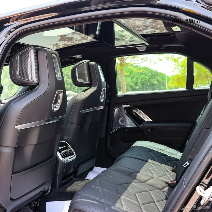 في الامارات 2025 BMW 760i GREY 16