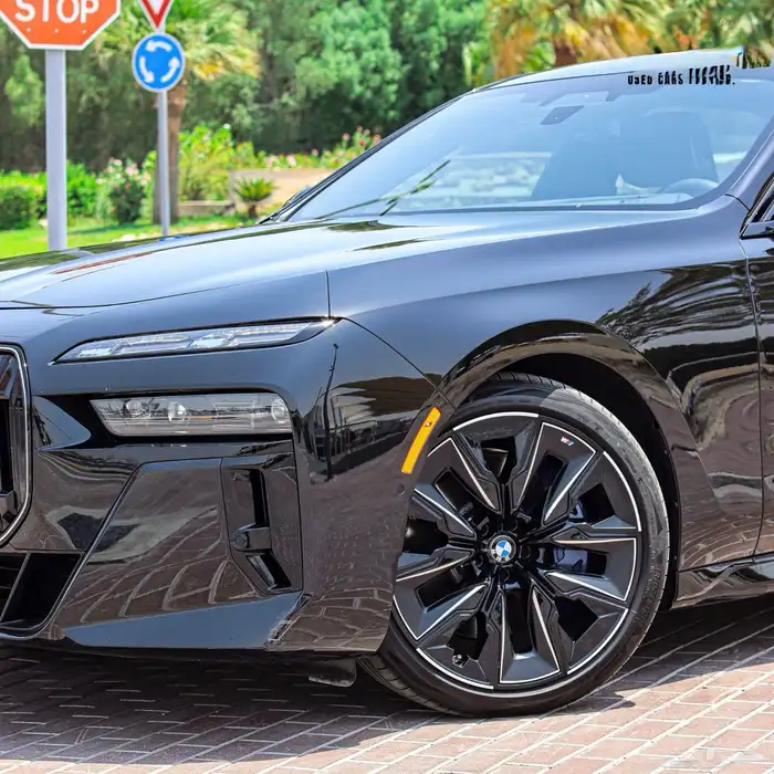 في الامارات 2025 BMW 760i GREY 6