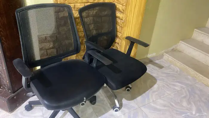 يوجد أغراض مكتب كامله للبيع واحهزه كمبيوتر وطابعه 2