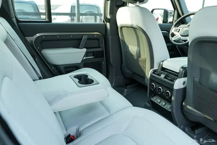 2025 Defender P400 HSE X Dynamic V6 ضمان خمس سنوات جديد 9