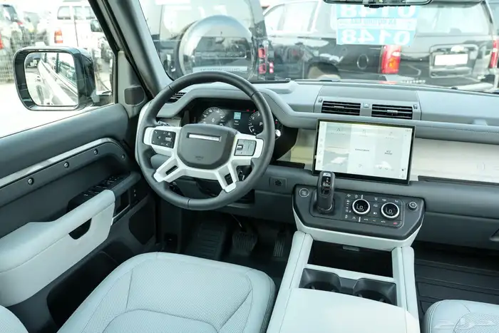 2025 Defender P400 HSE X Dynamic V6 ضمان خمس سنوات جديد 5