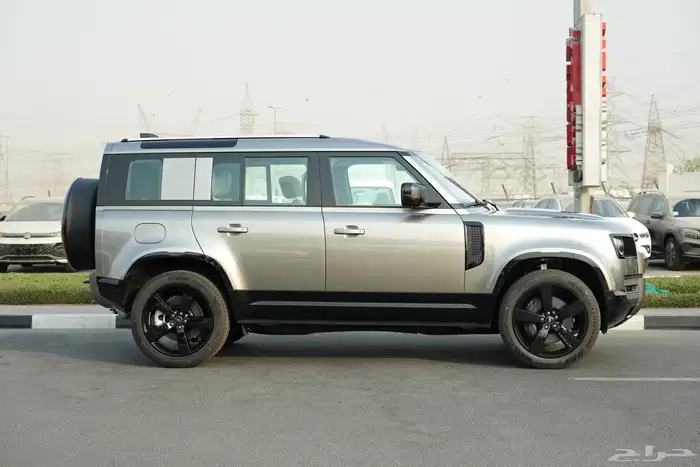 2025 Defender P400 HSE X Dynamic V6 ضمان خمس سنوات جديد 4