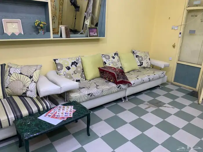 كرسي حلاقه مع خزانه 5