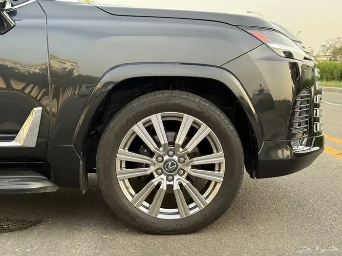 جيب لكزس LX600 2022 VIP - سعودي ضمان وصيانه مجانيه 14