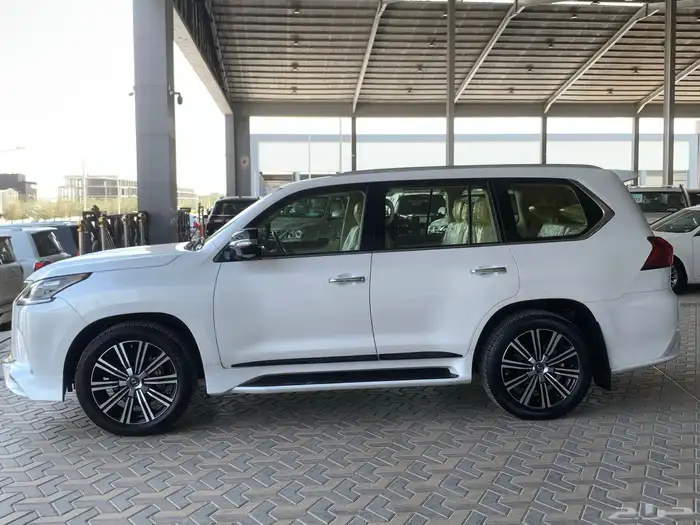 للكزس LX570 سعودي 2020 4