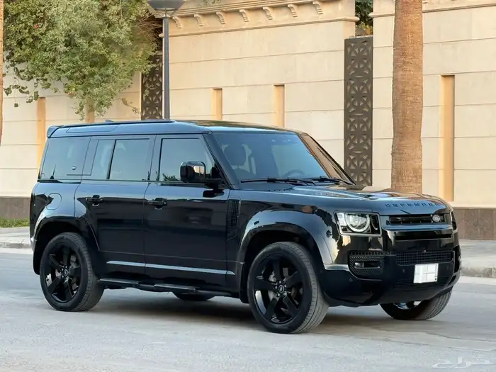 لاند روفر ديفندر P400 موديل 2023 تشيكات وكاله تحت الضمان 25