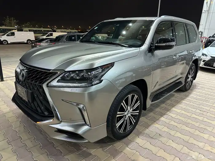 لكزس LX570 موديل 2018 فل كامل نظيف 1